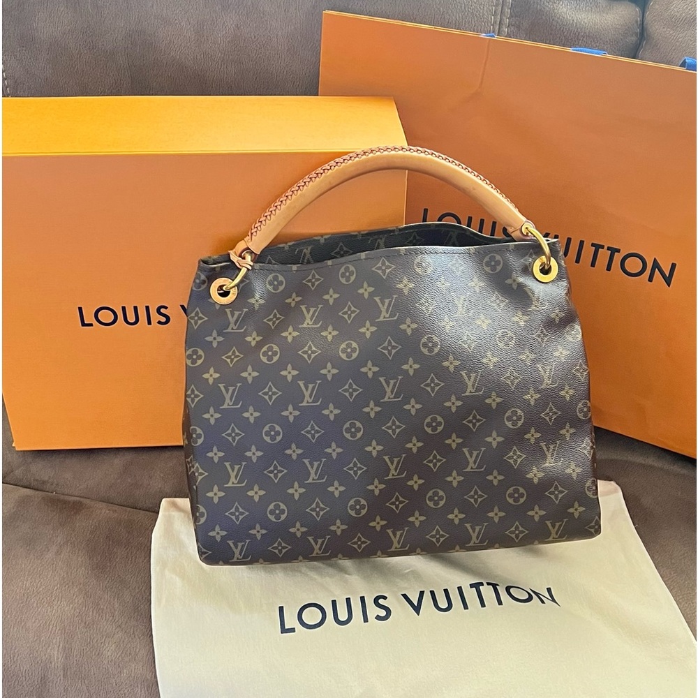 Authentic Louis Vuitton Artsy MM